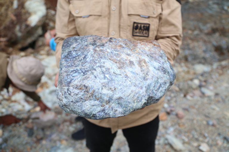 Serpentinite Terbreksiasi Lioka